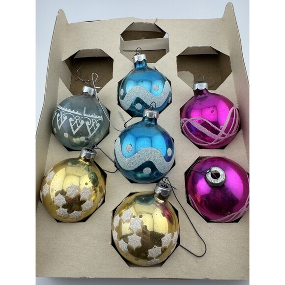 Noelle Glass Ornaments Box of 7 Vintage glass Christmas ornaments - Picture 2 of 6
